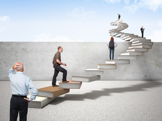 女生成考大专学什么专业好 怎么选择