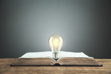 女生成考大专学什么专业好 怎么选择