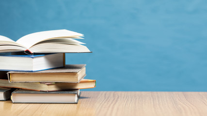 女生成考大专学什么专业好 怎么选择