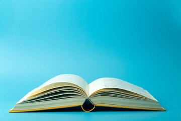 女生成考大专学什么专业好 怎么选择