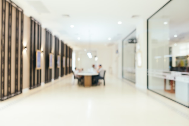 女生成考大专学什么专业好 怎么选择